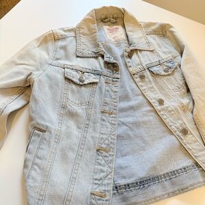 Mossimo Supply Co. Light Wash Denim Jacket - Soft & Broken-In - Small